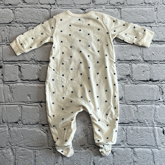 Baby Gap bundle 0-3m (ivory organically grown cotton one piece pyjama & outfit) - Picture 11 of 12
